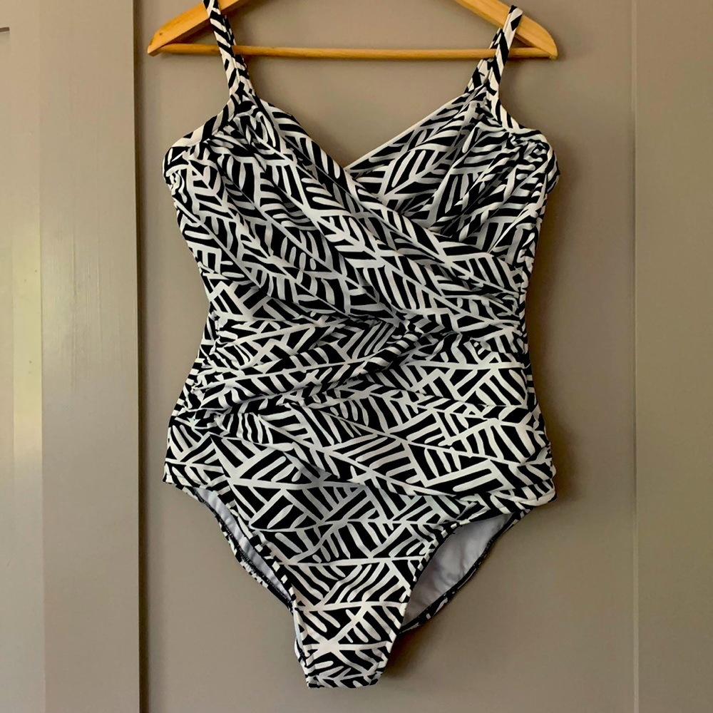 EUC slimming suit with underwire cups